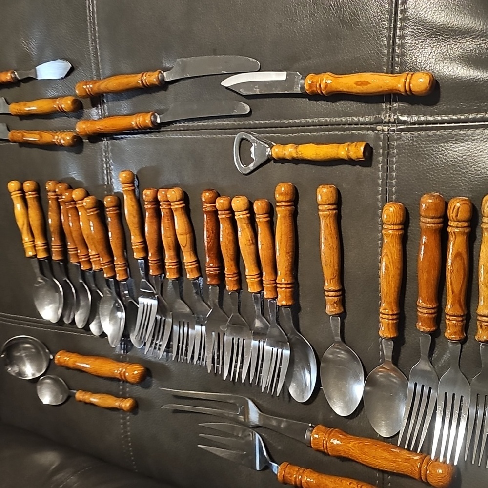 Vintage Wood Handles Silverware Flatware Set - Picture 10 of 16